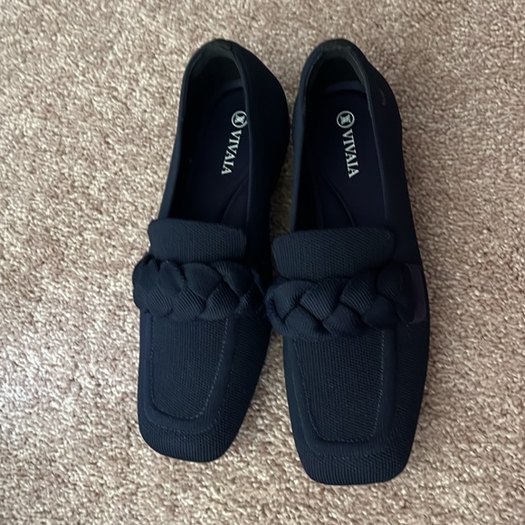 Vivaia Square-Toe Knot Loafers (Caitlin 2.0) size 8 - Picture 2 of 6